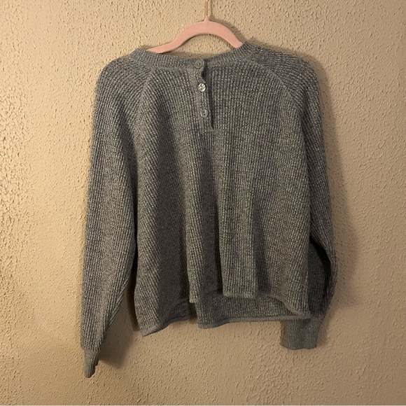 Old Navy Grey Waffle Knit Long Sleeved Thermal Size L Fall Layering Cozy Warm - Picture 1 of 11